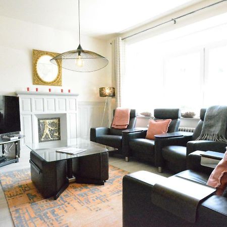 Large Townhouse With Pool Table Villa Bouillon Eksteriør billede