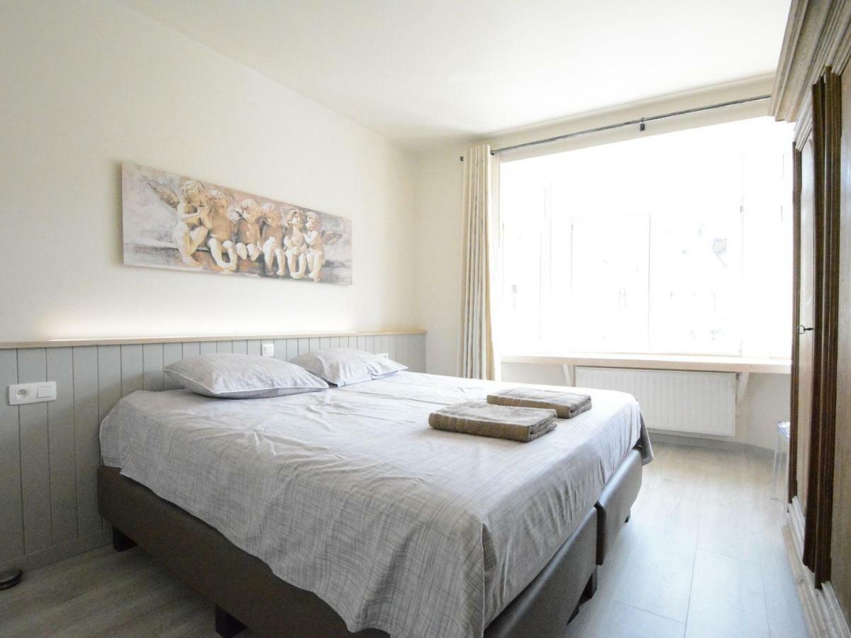Large Townhouse With Pool Table Villa Bouillon Eksteriør billede